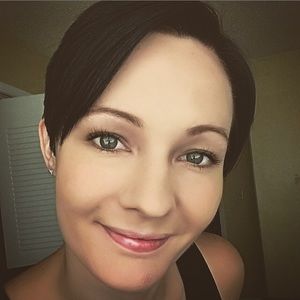 Meet your Posher, Christy